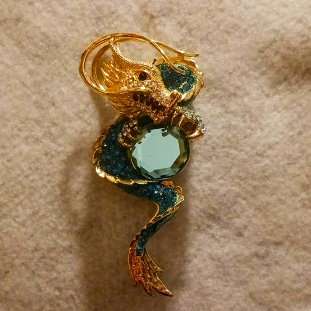 Alilang Dragon Lepal Brooch